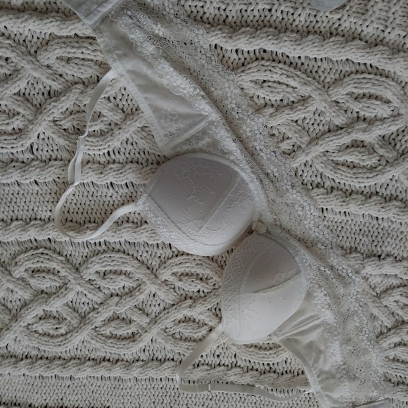 White Bra - Picture 2 of 6